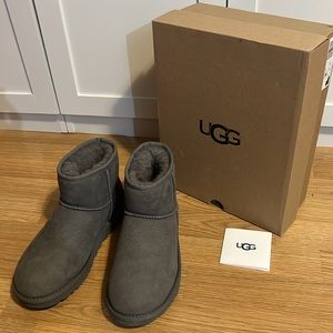 Brand New UGG Mini II Grey 8
